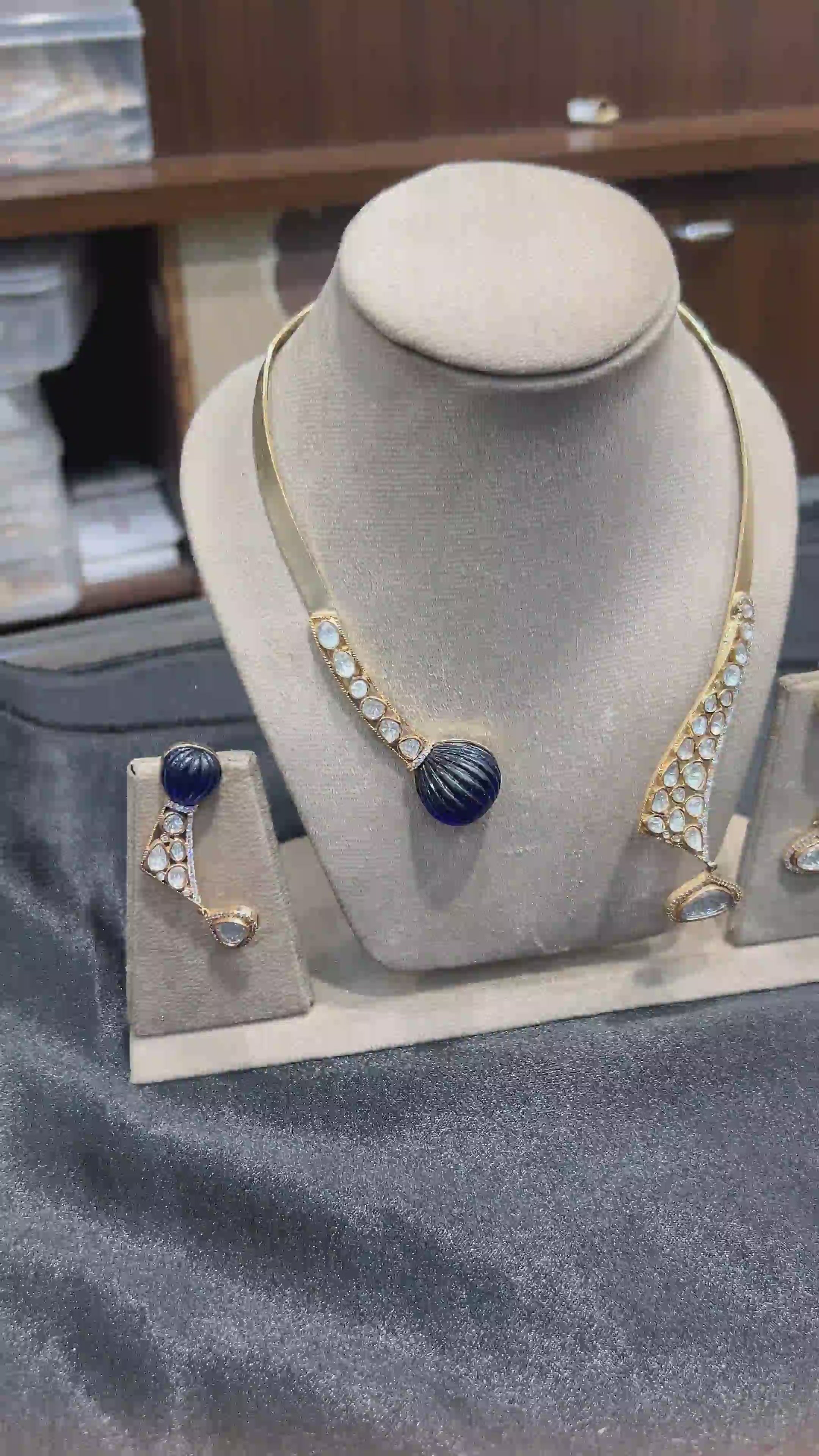 Neelara Necklace Set